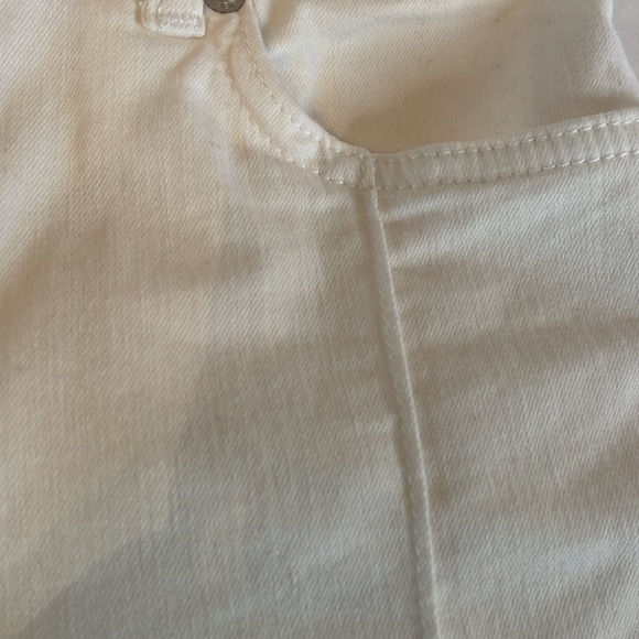 Free people white cropped jeans stretchy size 29r distressed bottom - Picture 7 of 7